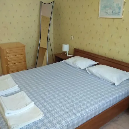 Moni Apartment *